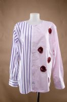 Camicia Legàmi n°7 di colore Rigato rosa e azzurro/rosa su fondo bianco, rose bordeaux